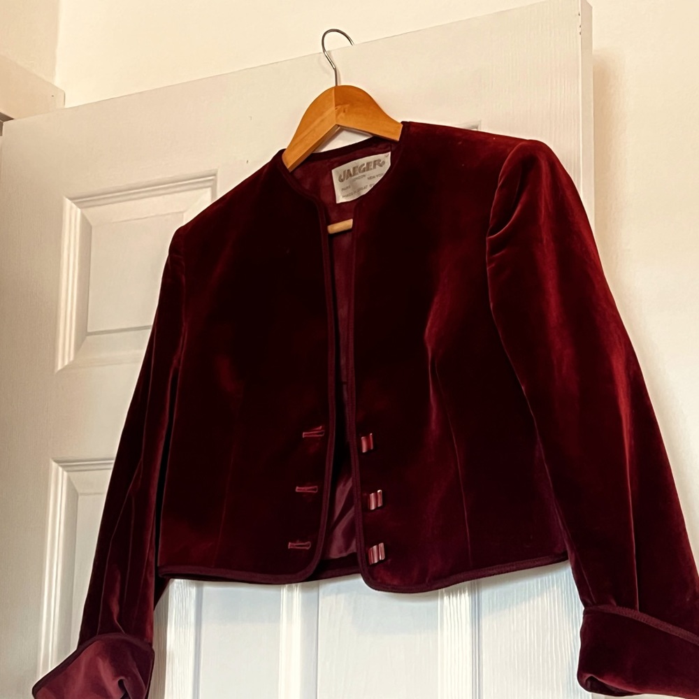 Jaeger London Burgundy Velvet Cropped Jacket UK 10 Made in Great Britain Vintage
